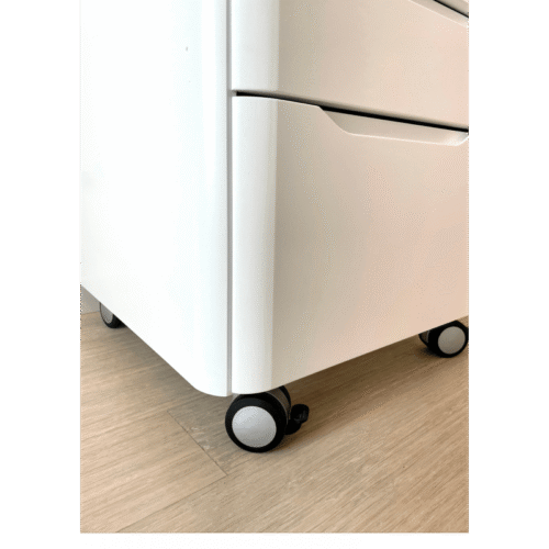 pedikuuri-kapi-ratta.png Berchtold pediküüri kabineti kapp "Jana 450"